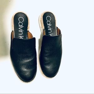 CALVIN KLEIN LEATHER ESPADRILLE SLIDES